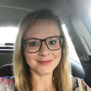 Meet your Posher, Carrie